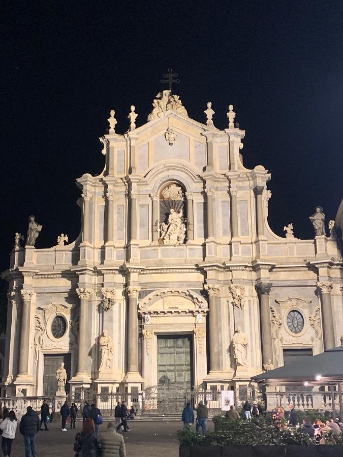 La Suite Di Piazza Dell'Universita Катания Экстерьер фото