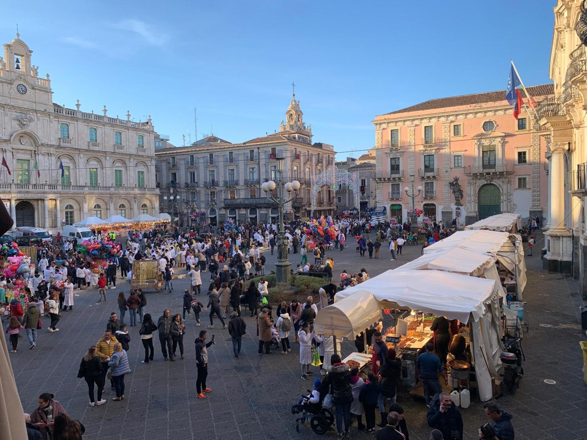 La Suite Di Piazza Dell'Universita Катания Экстерьер фото