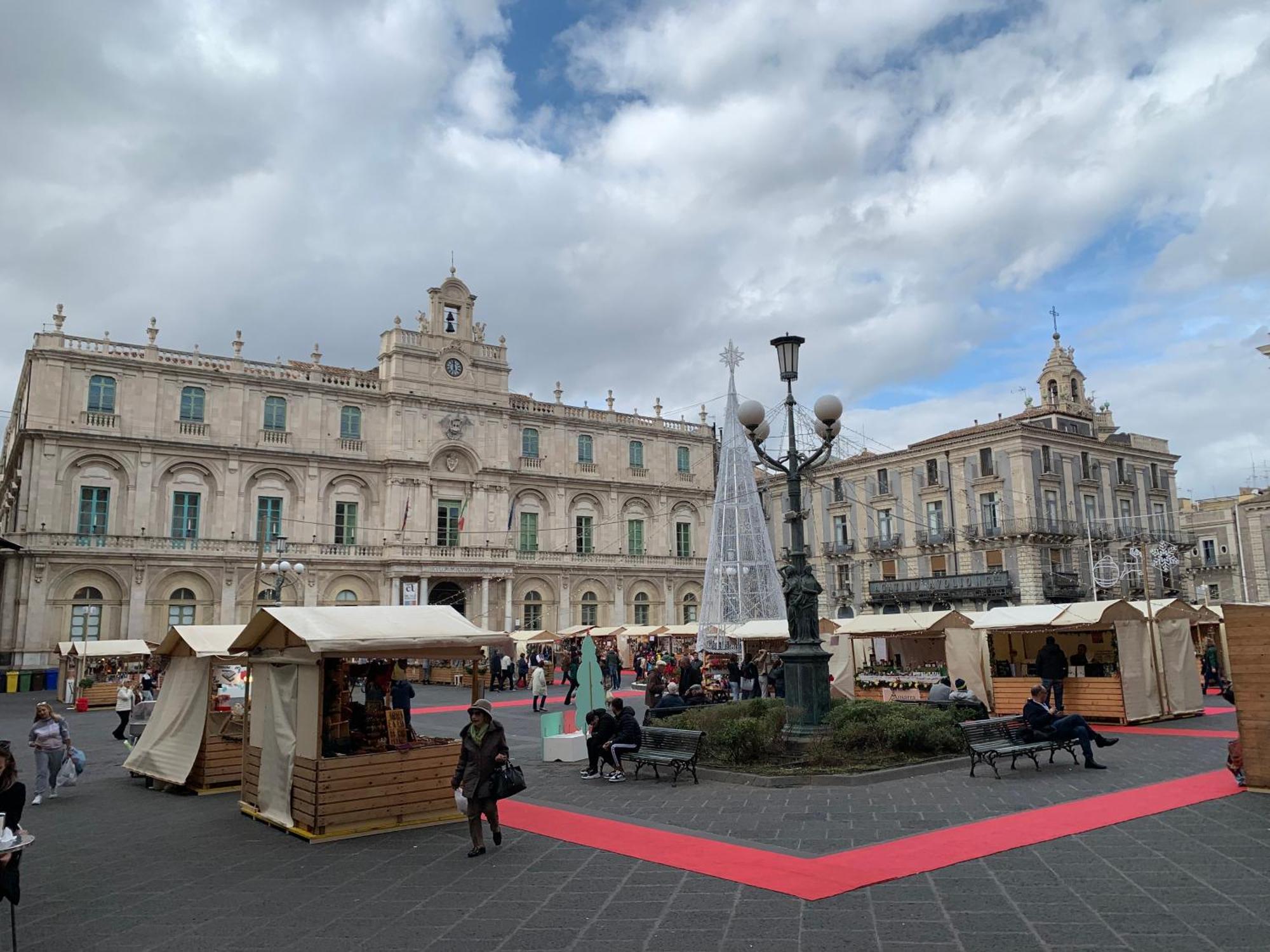 La Suite Di Piazza Dell'Universita Катания Экстерьер фото
